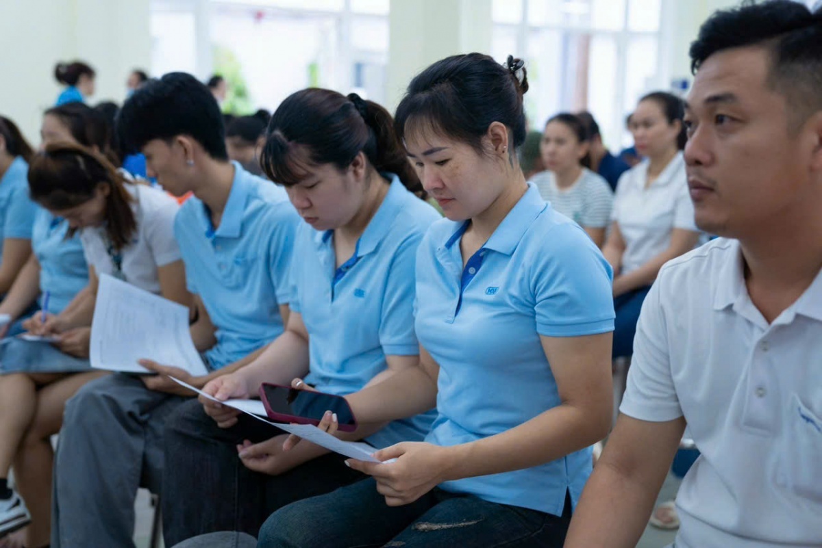 Người lao động dệt may tiếp cận thông tin – Bài 3: Giải pháp và kiến nghị