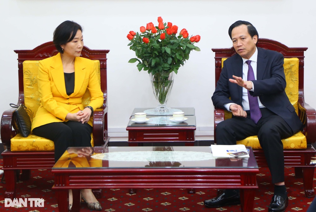 Đề xuất tăng chỉ tiêu chương trình đưa lao động sang Hàn Quốc làm việc - 2 Đề xuất tăng chỉ tiêu chương trình đưa lao động sang Hàn Quốc làm việc - 2