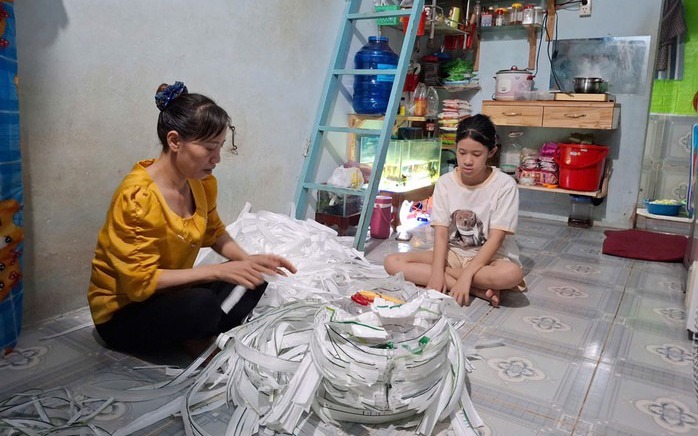 Tiền lương thấp, công nhân trì hoãn kết hôn và sinh con - Ảnh 2.