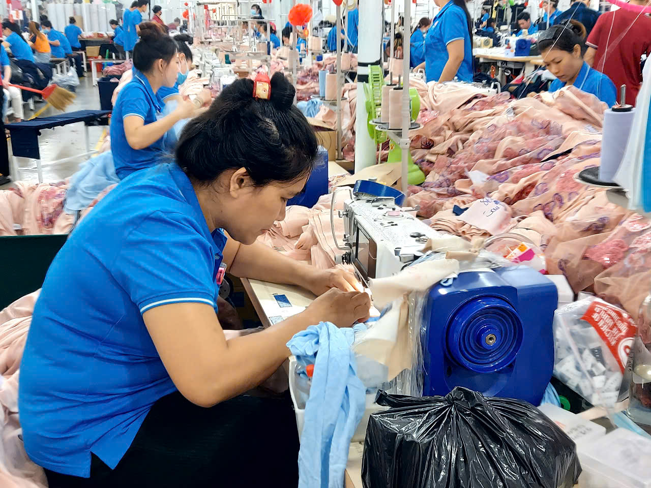 Lưu ý của cơ quan BHXH về đối tượng, mức đóng và phương thức đóng BHXH, BHYT theo quy định mới - Ảnh 1.