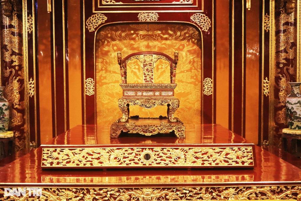 Ưu tiên công nghệ, kỹ thuật truyền thống khi tu sửa ngai vua triều Nguyễn - 1 Ưu tiên công nghệ, kỹ thuật truyền thống khi tu sửa ngai vua triều Nguyễn - 1