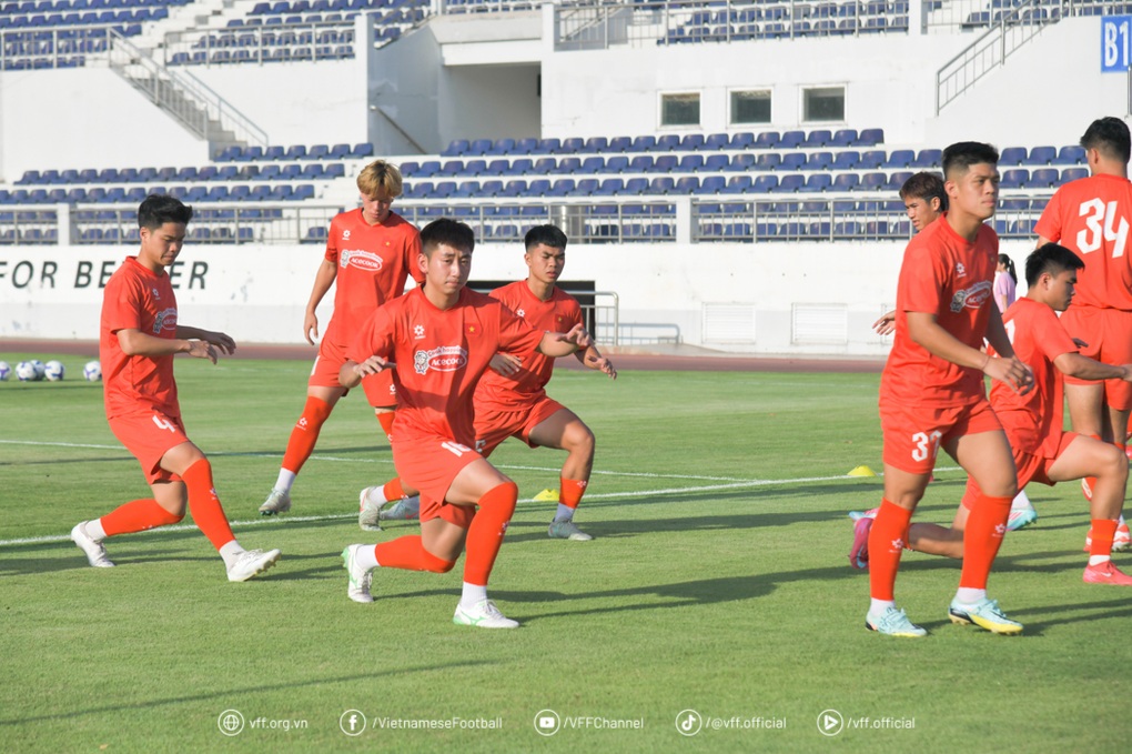 U23 Việt Nam chuẩn bị cho giải khu vực, HLV Kim Sang Sik trực tiếp cầm quân - 2 U23 Việt Nam chuẩn bị cho giải khu vực, HLV Kim Sang Sik trực tiếp cầm quân - 2