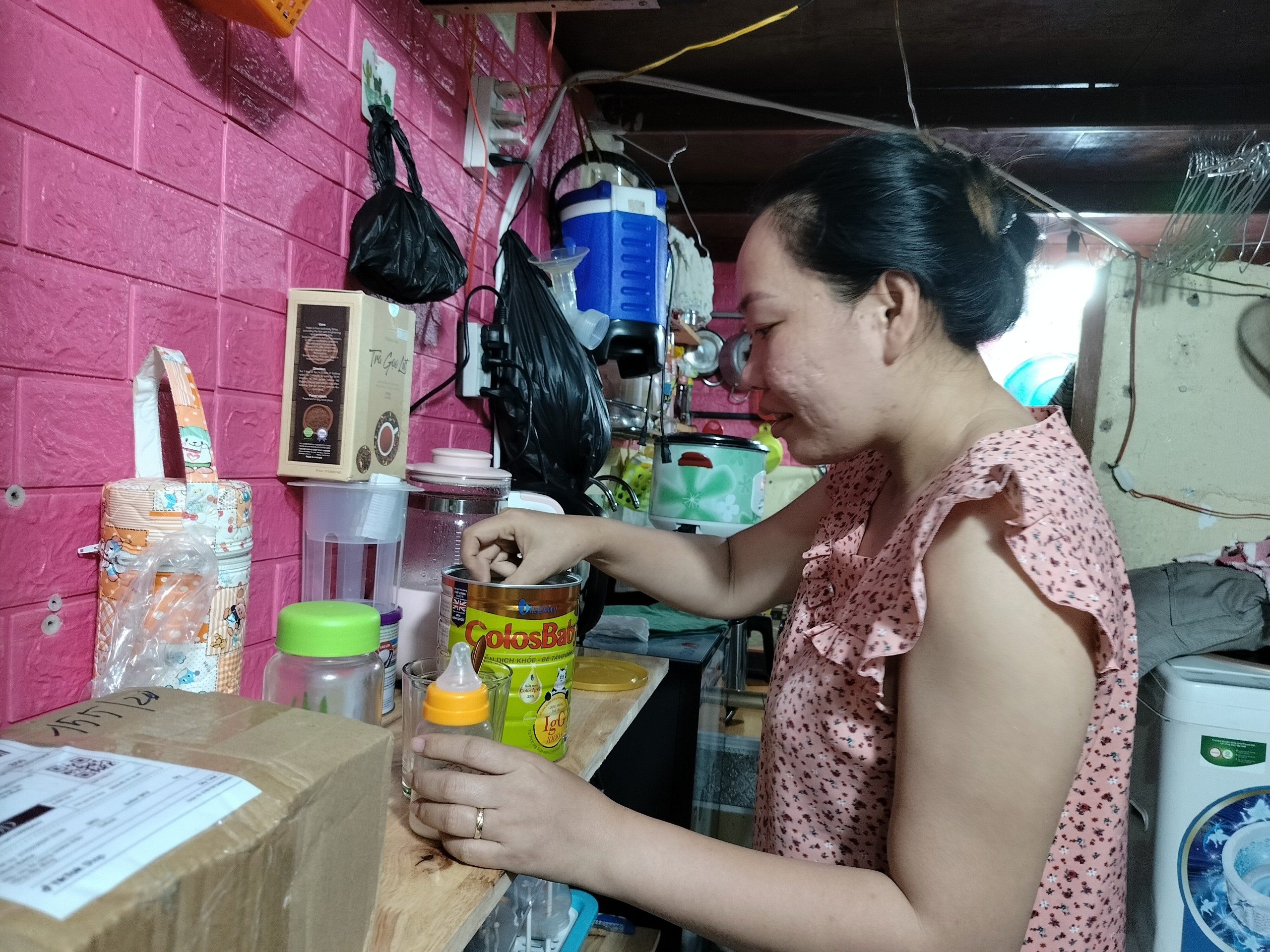 Tiền lương thấp, công nhân trì hoãn kết hôn và sinh con - Ảnh 2.