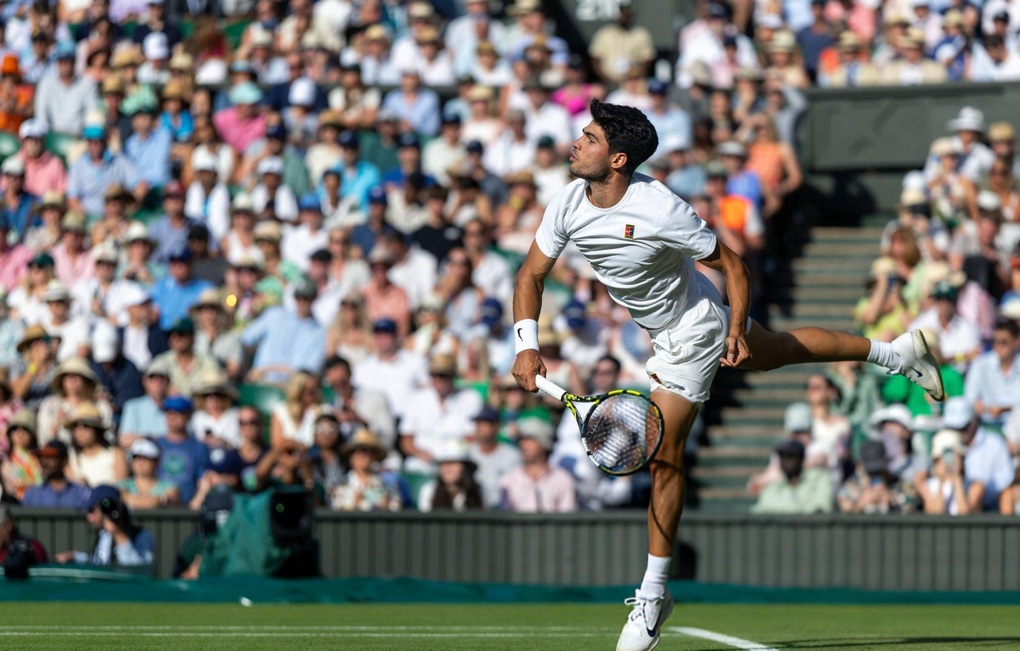 Alcaraz vững vàng tiến bước tại Wimbledon - 2 Alcaraz vững vàng tiến bước tại Wimbledon - 2