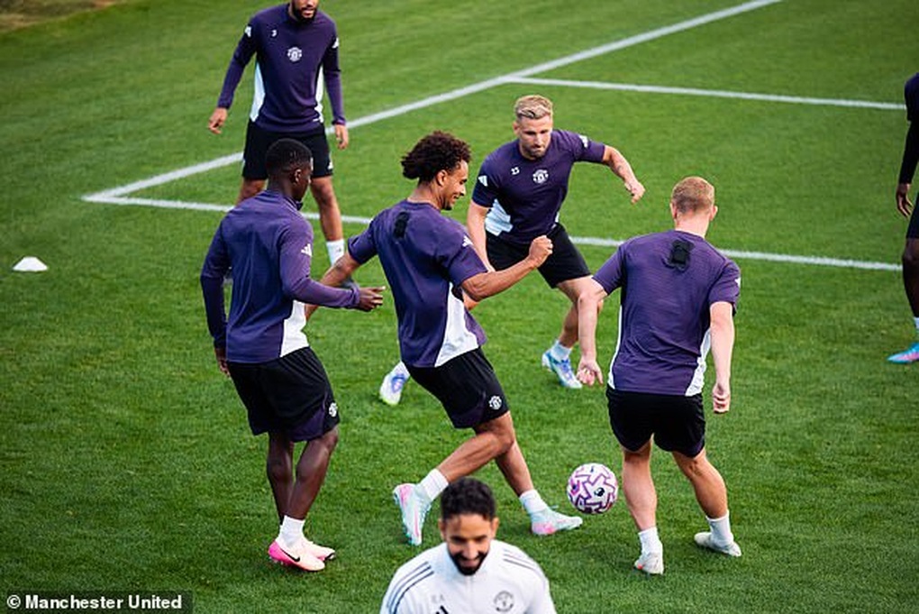 Bị Man Utd đối xử phũ phàng, Rashford có hành động bất ngờ - 2 Bị Man Utd đối xử phũ phàng, Rashford có hành động bất ngờ - 2