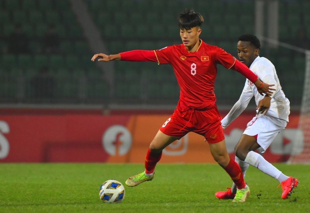 Hai cầu thủ U23 Việt Nam lọt vào mắt xanh của AFF - 2 Hai cầu thủ U23 Việt Nam lọt vào mắt xanh của AFF - 2