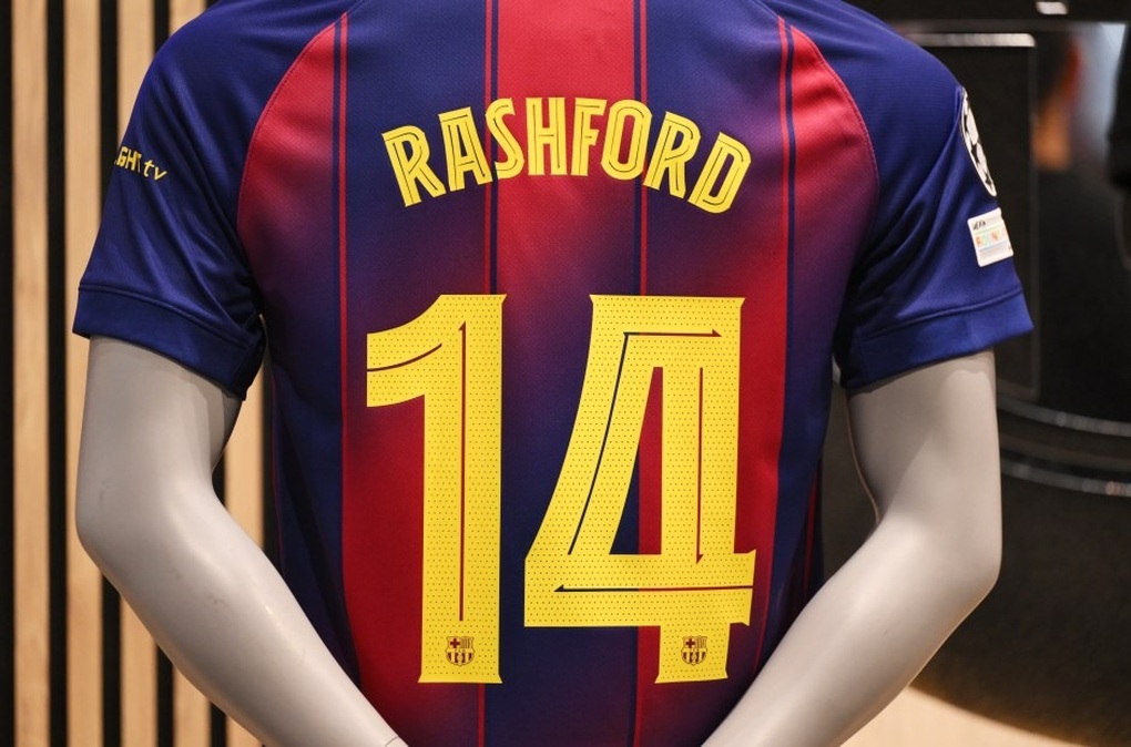 Marcus Rashford được trao số áo của huyền thoại Thierry Henry ở Barcelona - 2 Marcus Rashford được trao số áo của huyền thoại Thierry Henry ở Barcelona - 2