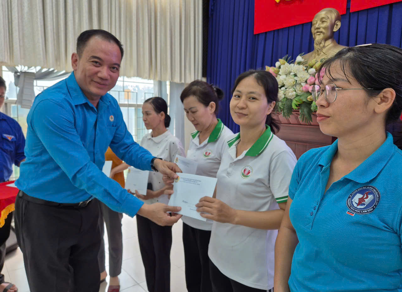 Công đoàn phường An Hội Tây công bố quyết định thành lập- Ảnh 4. Công đoàn phường An Hội Tây công bố quyết định thành lập- Ảnh 4.