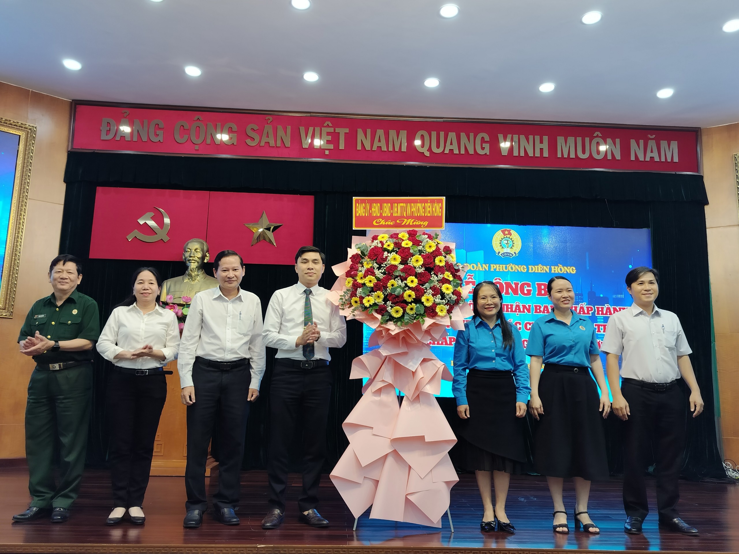 Hàng ngàn công nhân được thưởng thức bữa ăn giữa ca giá trị cao- Ảnh 7. Hàng ngàn công nhân được thưởng thức bữa ăn giữa ca giá trị cao- Ảnh 7.