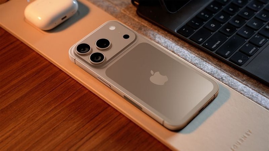 iPhone 17 Pro Max lộ ảnh thực tế nơi công cộng - 2 iPhone 17 Pro Max lộ ảnh thực tế nơi công cộng - 2