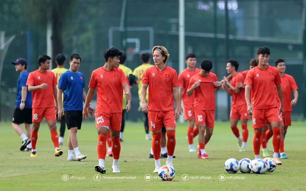 Tiền vệ Viktor Le nói điều bất ngờ trước trận chung kết U23 Đông Nam Á - 2 Tiền vệ Viktor Le nói điều bất ngờ trước trận chung kết U23 Đông Nam Á - 2