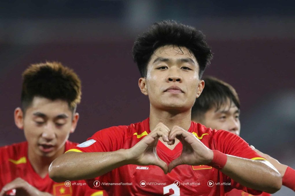 Báo Hàn Quốc nói điều bất ngờ về HLV Kim Sang Sik khi U23 Việt Nam đi tiếp - 1 Báo Hàn Quốc nói điều bất ngờ về HLV Kim Sang Sik khi U23 Việt Nam đi tiếp - 1
