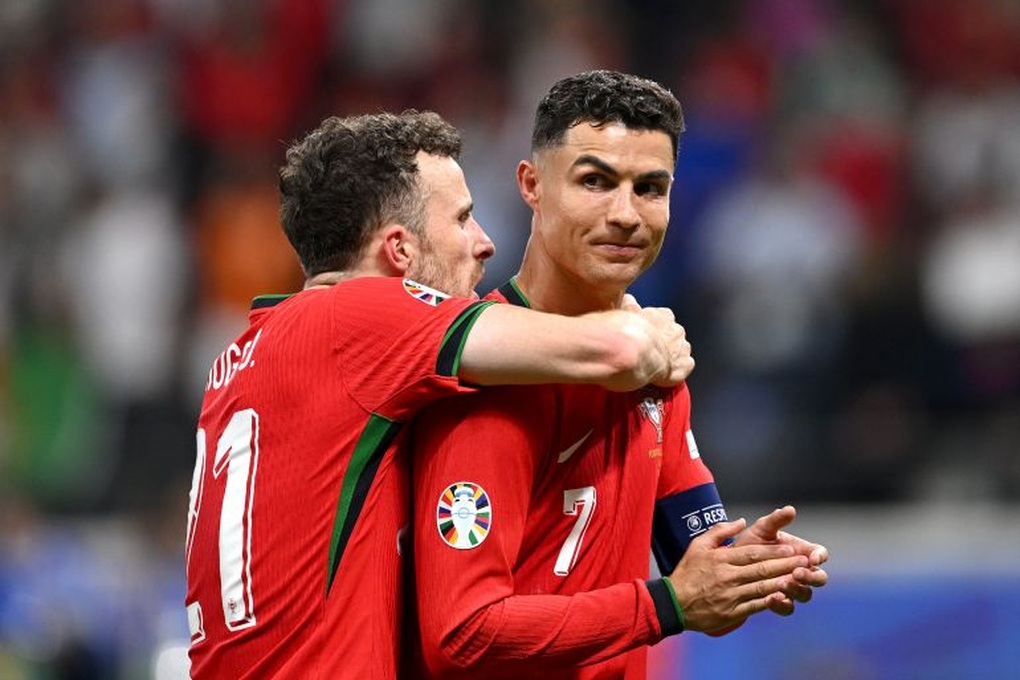 C.Ronaldo nói lời gan ruột sau khi Diogo Jota qua đời - 1 C.Ronaldo nói lời gan ruột sau khi Diogo Jota qua đời - 1
