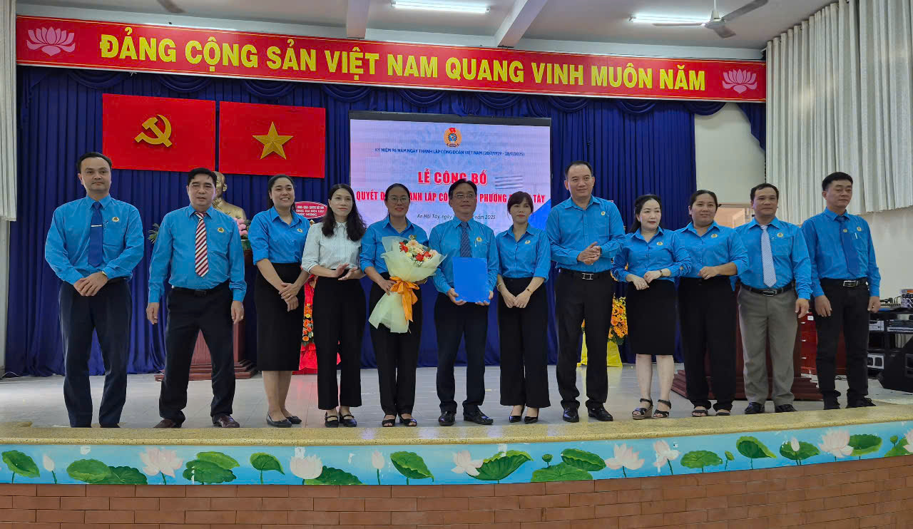 Công đoàn phường An Hội Tây công bố quyết định thành lập- Ảnh 1. Công đoàn phường An Hội Tây công bố quyết định thành lập- Ảnh 1.