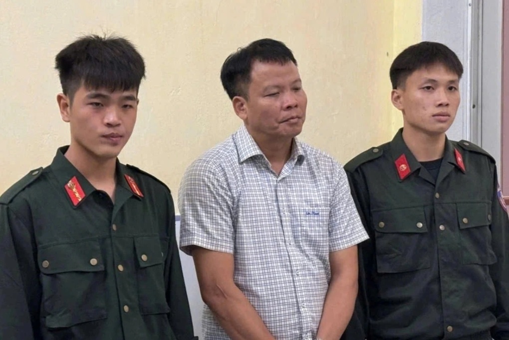 Cựu Tổng Biên tập tạp chí Môi trường và Đô thị và đồng phạm hầu toà - 1 Cựu Tổng Biên tập tạp chí Môi trường và Đô thị và đồng phạm hầu toà - 1