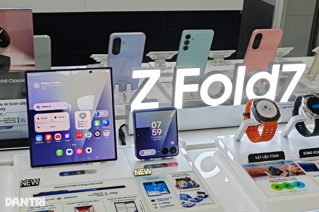 Galaxy Z Fold7 giảm giá tiền triệu ngay khi lên kệ tại Việt Nam - 1 Galaxy Z Fold7 giảm giá tiền triệu ngay khi lên kệ tại Việt Nam - 1