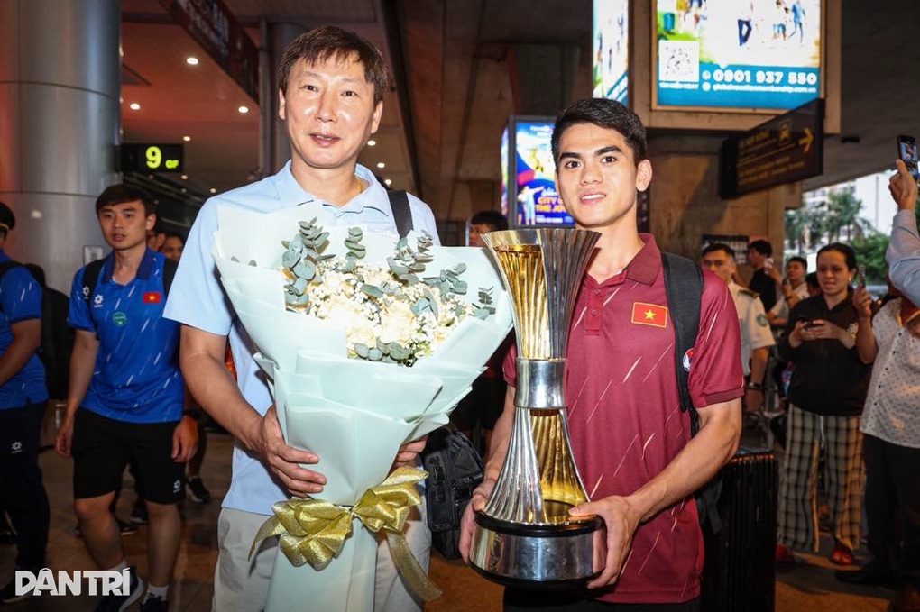 HLV Kim Sang Sik: “Tôi sẽ nghiên cứu phương án cho SEA Games 33” - 1