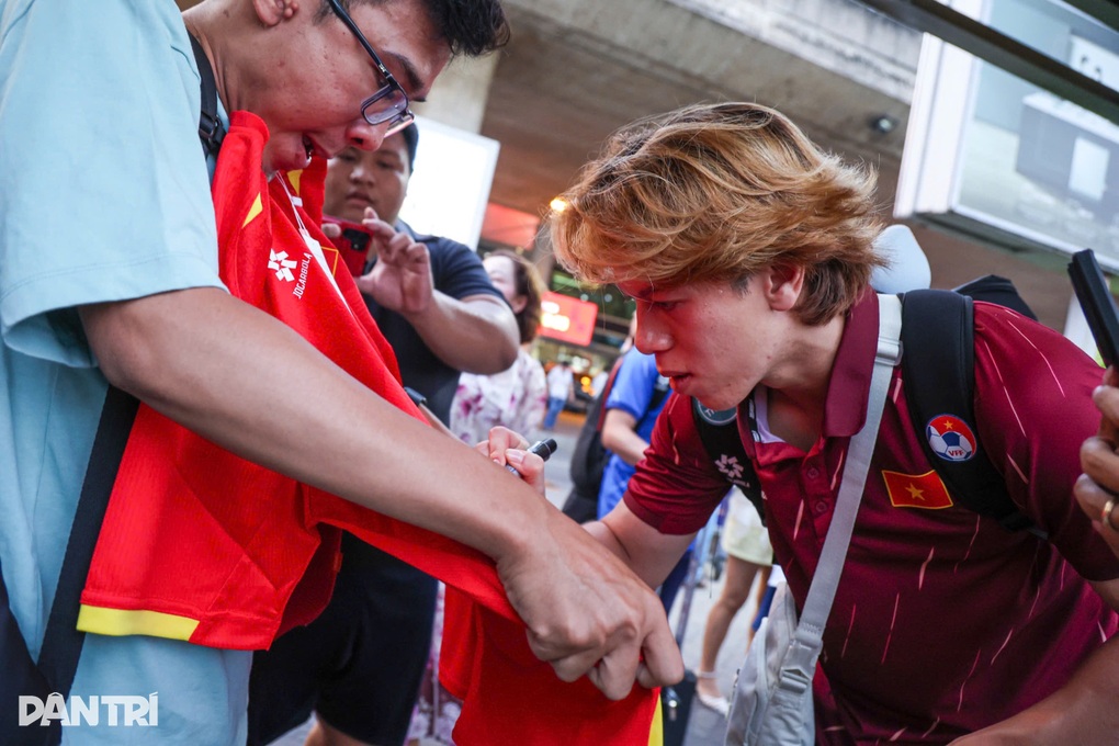 HLV Kim Sang Sik: “Tôi sẽ nghiên cứu phương án cho SEA Games 33” - 3