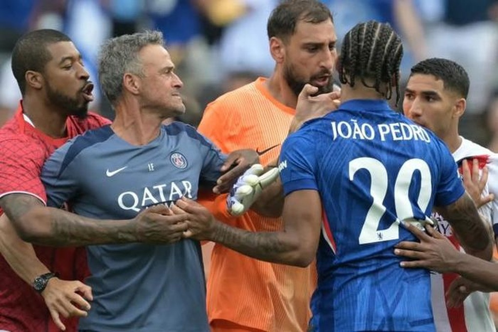 HLV Luis Enrique đối diện với đòn trừng phạt của FIFA vì tát đối thủ - 1 HLV Luis Enrique đối diện với đòn trừng phạt của FIFA vì tát đối thủ - 1