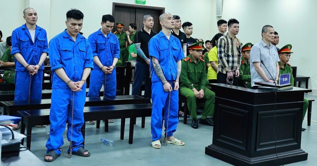Hai cựu công an dùng ô tô biển xanh chở ma túy: Đề nghị 11 án tử hình - 1 Hai cựu công an dùng ô tô biển xanh chở ma túy: Đề nghị 11 án tử hình - 1
