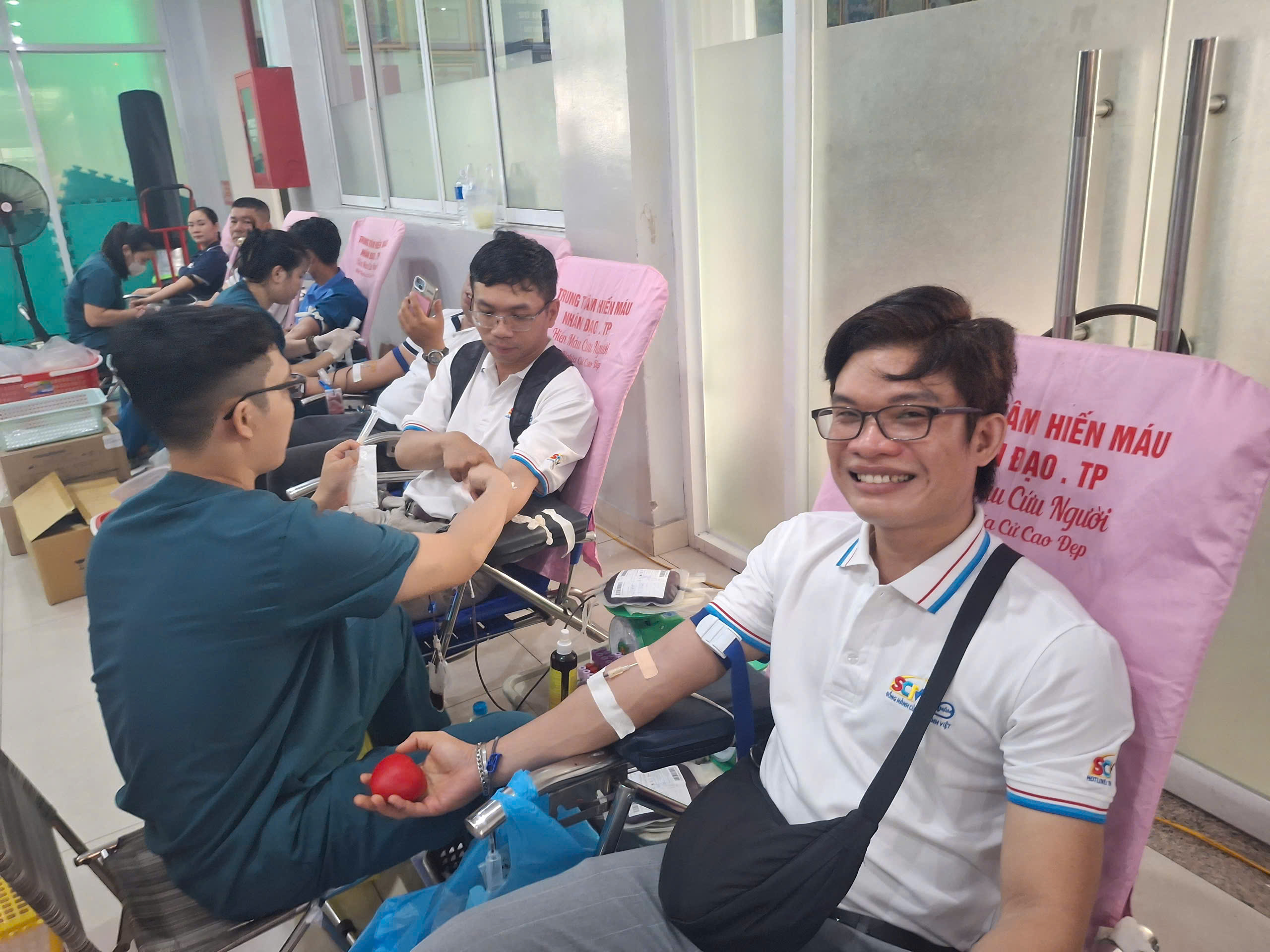 Một doanh nghiệp vận động 600 lao động hiến máu giữa lúc khan hiếm- Ảnh 1. Một doanh nghiệp vận động 600 lao động hiến máu giữa lúc khan hiếm- Ảnh 1.