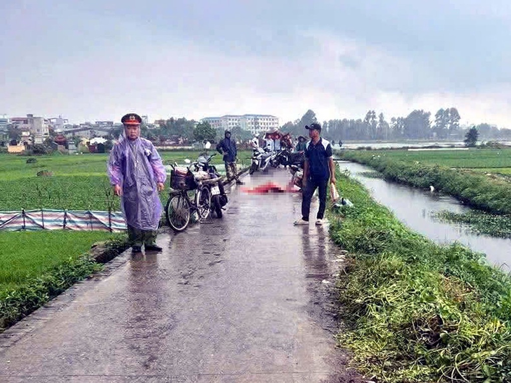 Người phụ nữ nghi bị sét đánh tử vong ở Hà Nội - 1 Người phụ nữ nghi bị sét đánh tử vong ở Hà Nội - 1