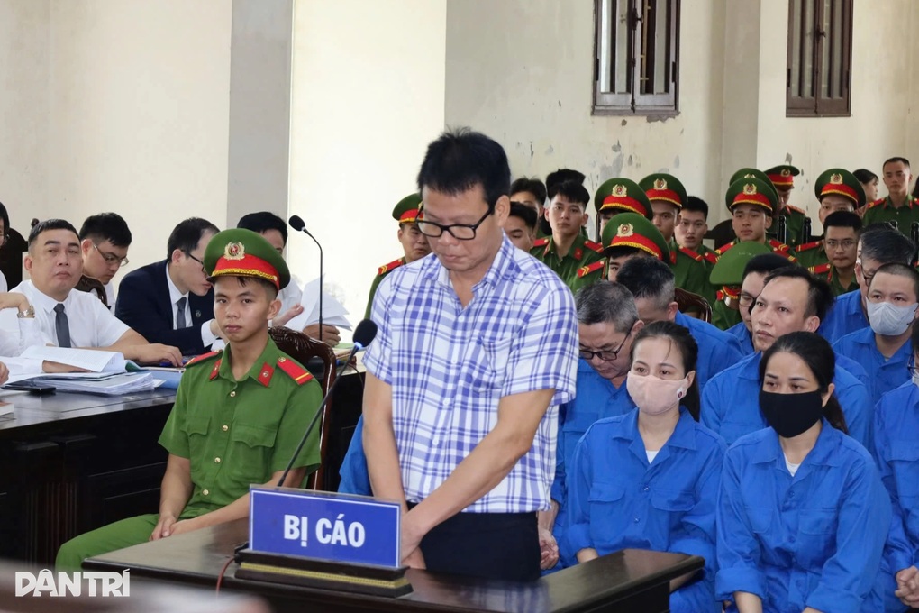 Ông Đồng Xuân Thụ bị cáo buộc trực tiếp gỡ 26 bài viết - 1 Ông Đồng Xuân Thụ bị cáo buộc trực tiếp gỡ 26 bài viết - 1