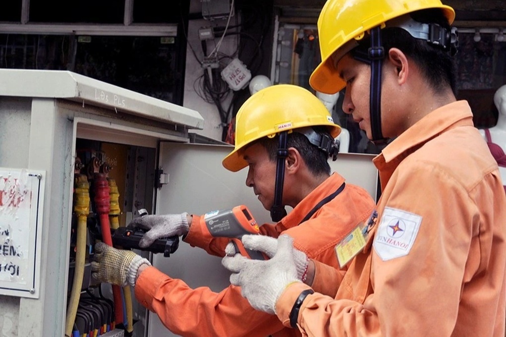 Tiêu thụ điện ở Hà Nội cao nhất lịch sử, EVN cảnh báo hóa đơn điện tăng vọt - 1 Tiêu thụ điện ở Hà Nội cao nhất lịch sử, EVN cảnh báo hóa đơn điện tăng vọt - 1