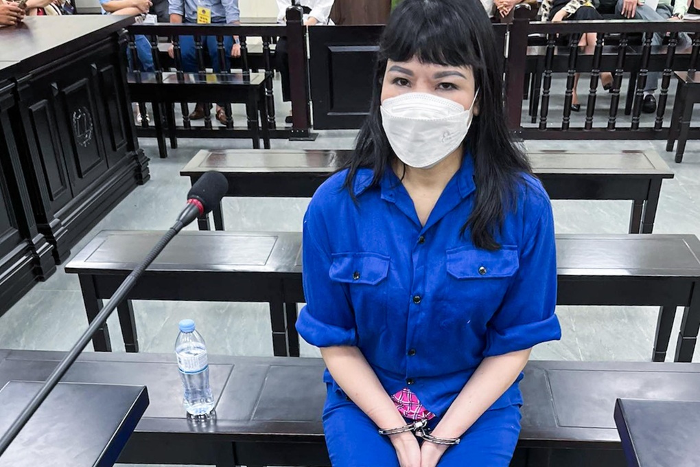 Trả hồ sơ vụ nữ cựu phó giám đốc ngân hàng bị cáo cuộc chiếm đoạt 2.700 tỷ - 1 Trả hồ sơ vụ nữ cựu phó giám đốc ngân hàng bị cáo cuộc chiếm đoạt 2.700 tỷ - 1