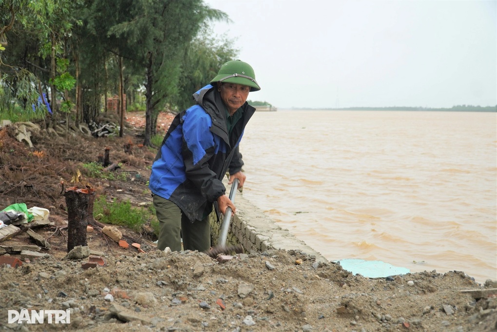 Vợ con đi sơ tán, lão nông lo cơ ngơi 3 tỷ đồng bay theo bão Wipha - 1