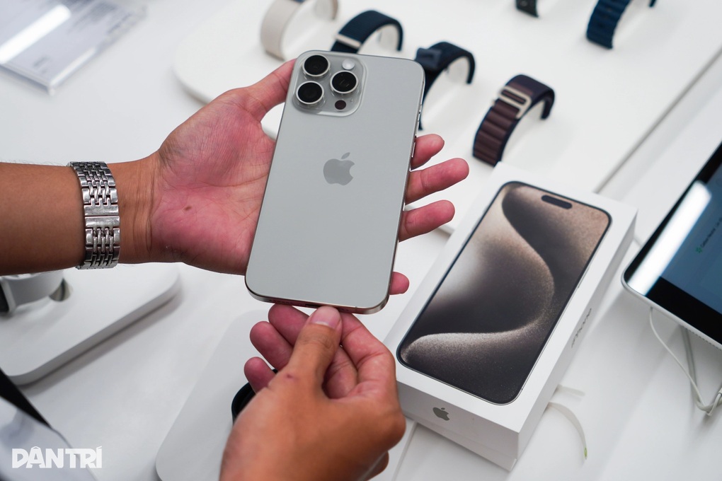 iPhone qua sử dụng giảm giá sâu tại Việt Nam - 1