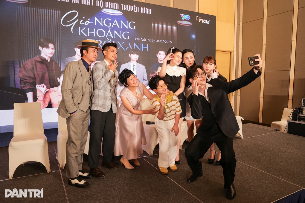 Phương Oanh đóng vợ Doãn Quốc Đam, Shark Bình hỏi có cảnh nóng không - 4