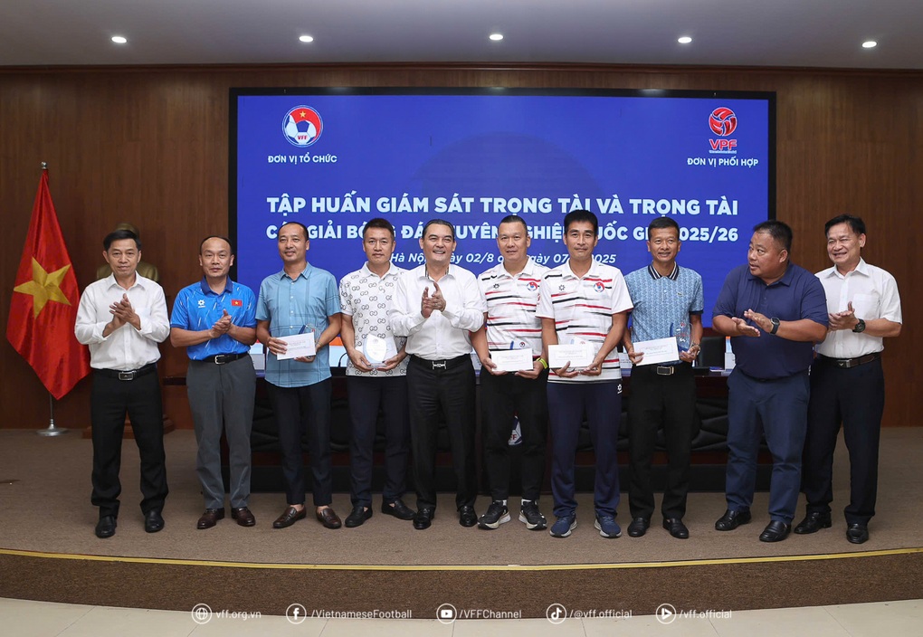 Khai mạc chương trình tập huấn giám sát, trọng tài các giải BĐCNQG 2025/26 - 2