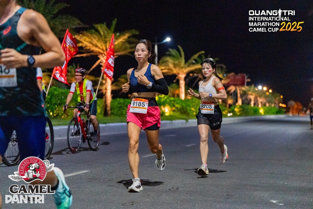 Những VĐV tài năng, xinh đẹp ở Aqua và Quảng Trị International Marathon - 7 Những VĐV tài năng, xinh đẹp ở Aqua và Quảng Trị International Marathon - 7