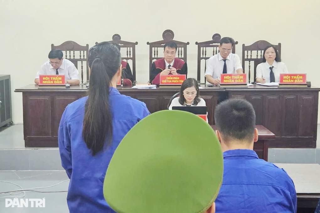Cựu giáo viên lừa đảo hơn 24 tỷ đồng bị đề nghị 21-23 năm tù - 1 Cựu giáo viên lừa đảo hơn 24 tỷ đồng bị đề nghị 21-23 năm tù - 1