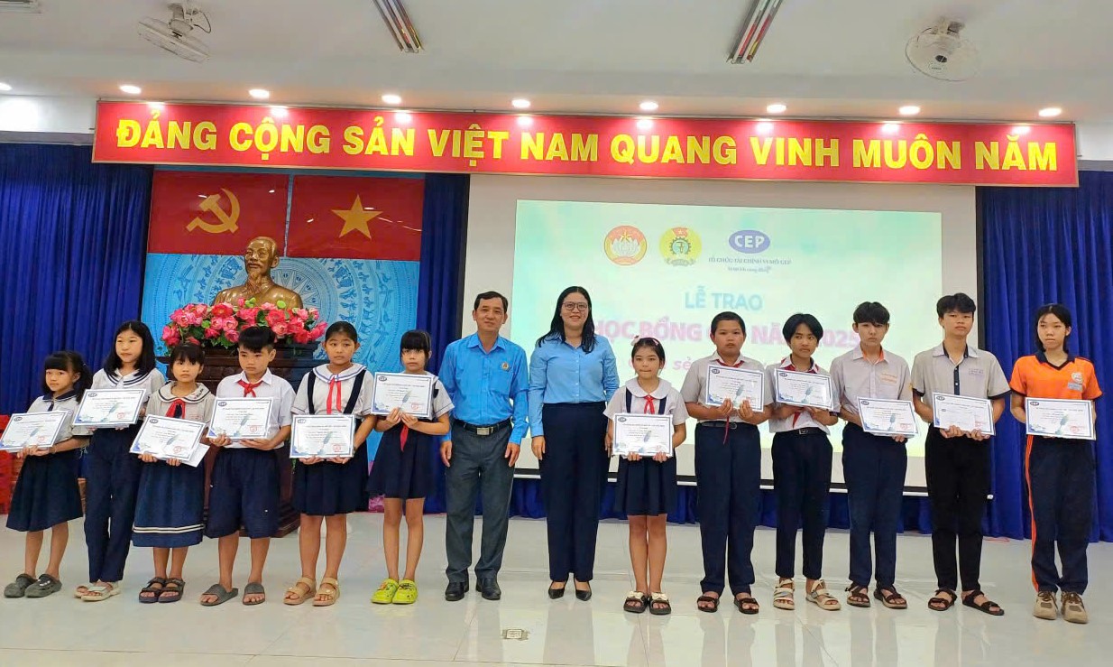 Công đoàn phường, xã đẩy mạnh chăm lo cho đoàn viên sau khi thành lập- Ảnh 3.