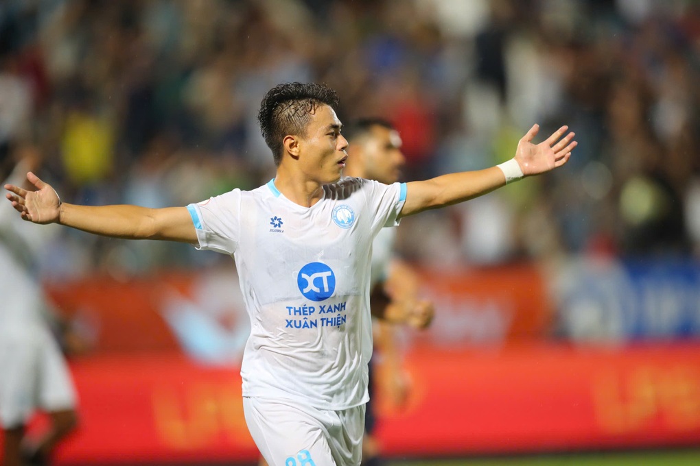 Thắng kịch tính Hải Phòng, CLB Nam Định khởi đầu V-League thuận lợi - 3 Thắng kịch tính Hải Phòng, CLB Nam Định khởi đầu V-League thuận lợi - 3
