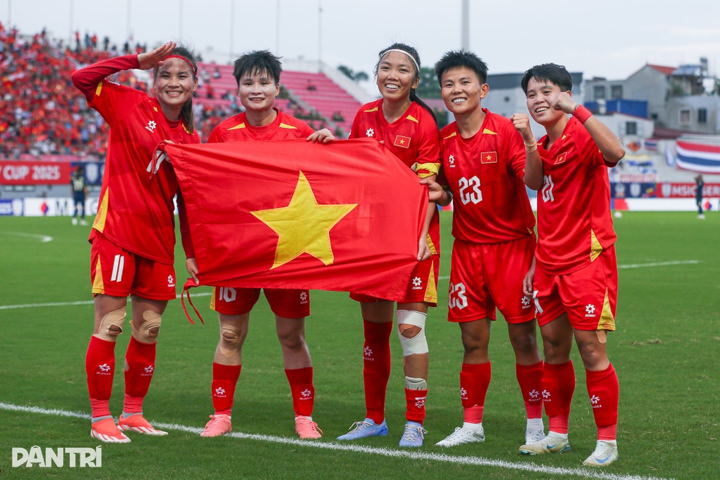 Thắng thuyết phục Thái Lan, đội tuyển nữ Việt Nam giành hạng 3 Đông Nam Á - 2 Thắng thuyết phục Thái Lan, đội tuyển nữ Việt Nam giành hạng 3 Đông Nam Á - 2