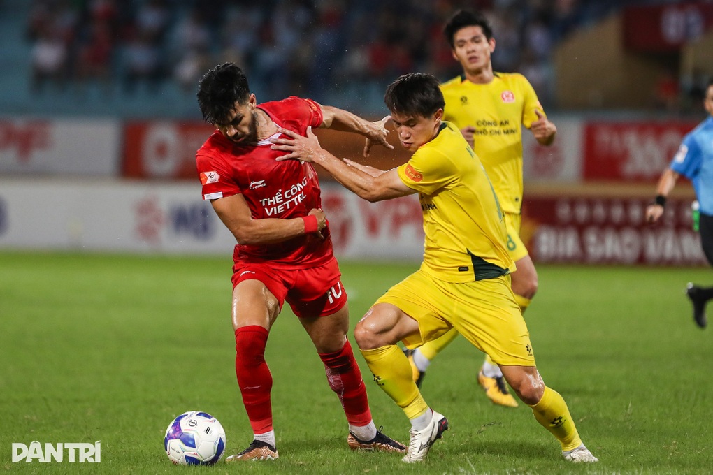 Thắng đậm CLB Công an TPHCM, Thể Công Viettel giành ngôi đầu V-League - 3 Thắng đậm CLB Công an TPHCM, Thể Công Viettel giành ngôi đầu V-League - 3
