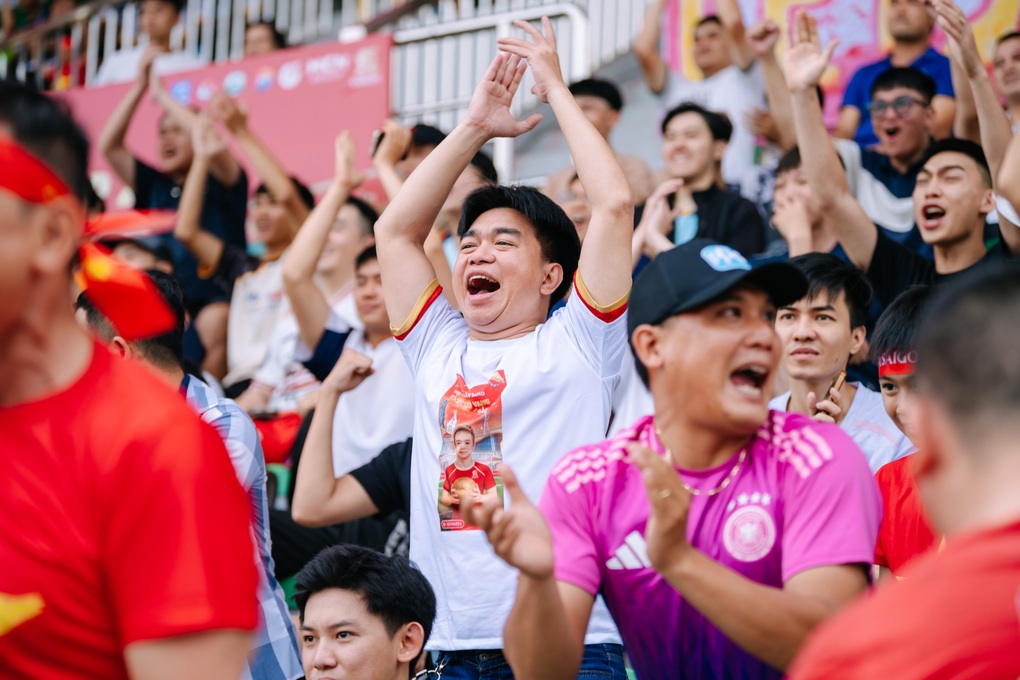 Bia Saigon Dragon Cup 2025: Giải đấu gắn kết, tiếp sức cho bóng đá Việt vươn xa - 3 Bia Saigon Dragon Cup 2025: Giải đấu gắn kết, tiếp sức cho bóng đá Việt vươn xa - 3