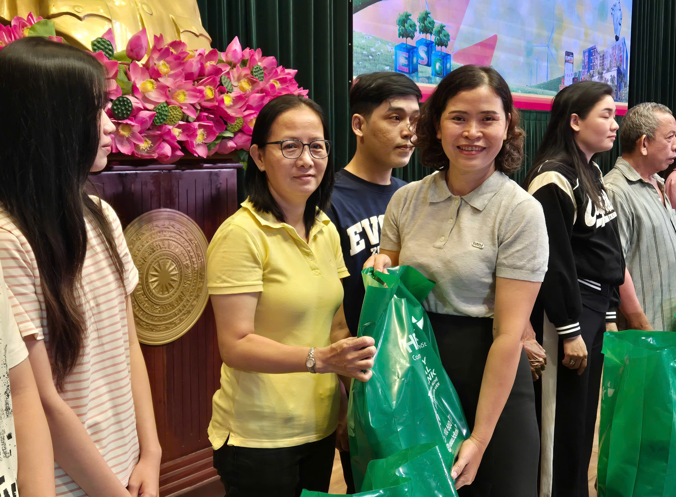 Nhiều hoạt động an sinh ý nghĩa hướng về cộng đồng - Ảnh 2.