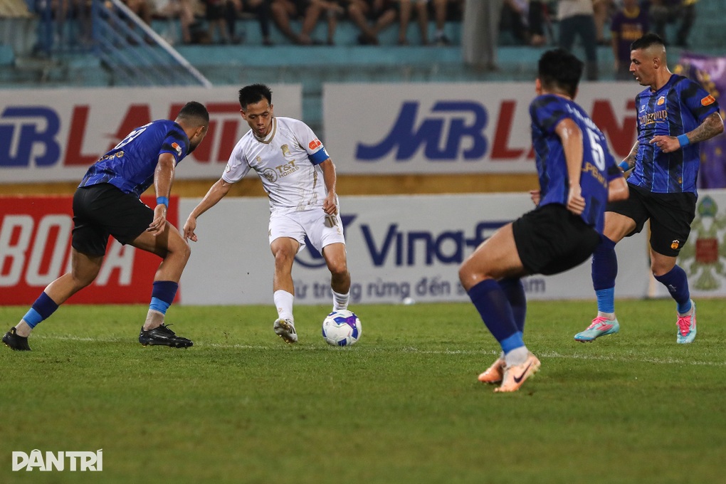 Hà Nội FC hòa thất vọng HA Gia Lai, hụt hơi trong cuộc đua vô địch - 4