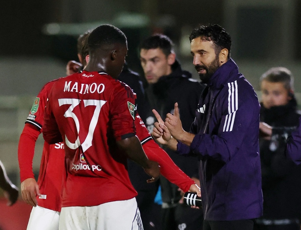 HLV Ruben Amorim lên tiếng về khả năng bị sa thải ở Man Utd - 2 HLV Ruben Amorim lên tiếng về khả năng bị sa thải ở Man Utd - 2