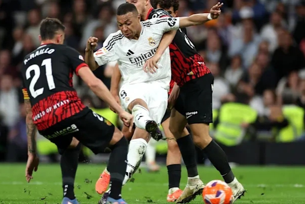 Real Madrid chiến thắng dù 3 lần bị công nghệ VAR từ chối bàn thắng - 2 Real Madrid chiến thắng dù 3 lần bị công nghệ VAR từ chối bàn thắng - 2