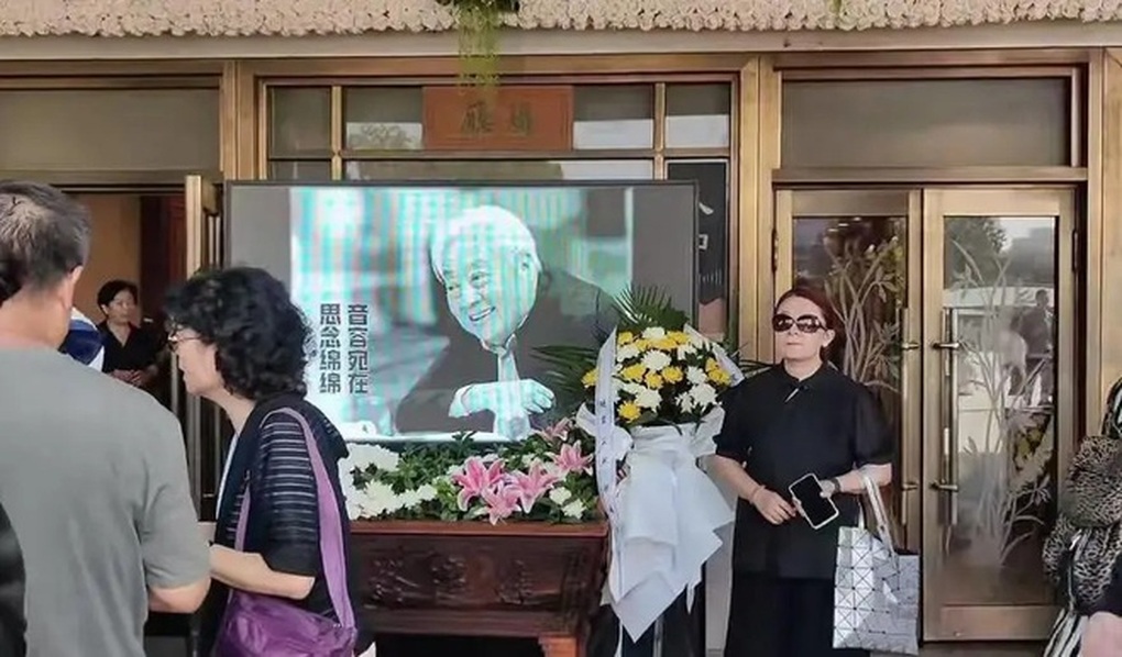 Bạn bè tiễn đưa nam diễn viên đóng vai Phật Tổ trong Tây du ký - 1 Bạn bè tiễn đưa nam diễn viên đóng vai Phật Tổ trong Tây du ký - 1