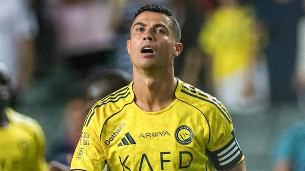 C.Ronaldo ghi bàn nhưng vẫn thất bại cay đắng ở chung kết - 1 C.Ronaldo ghi bàn nhưng vẫn thất bại cay đắng ở chung kết - 1