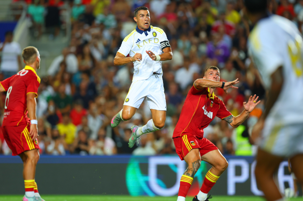 C.Ronaldo tỏa sáng tưng bừng khi lập hat-trick dù nhường phạt đền - 2