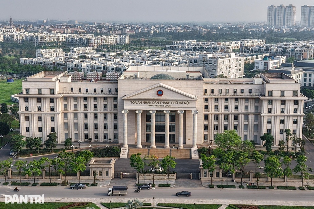 Cựu đội trưởng cảnh sát nhận hối lộ để không xử lý người sử dụng ma túy - 1