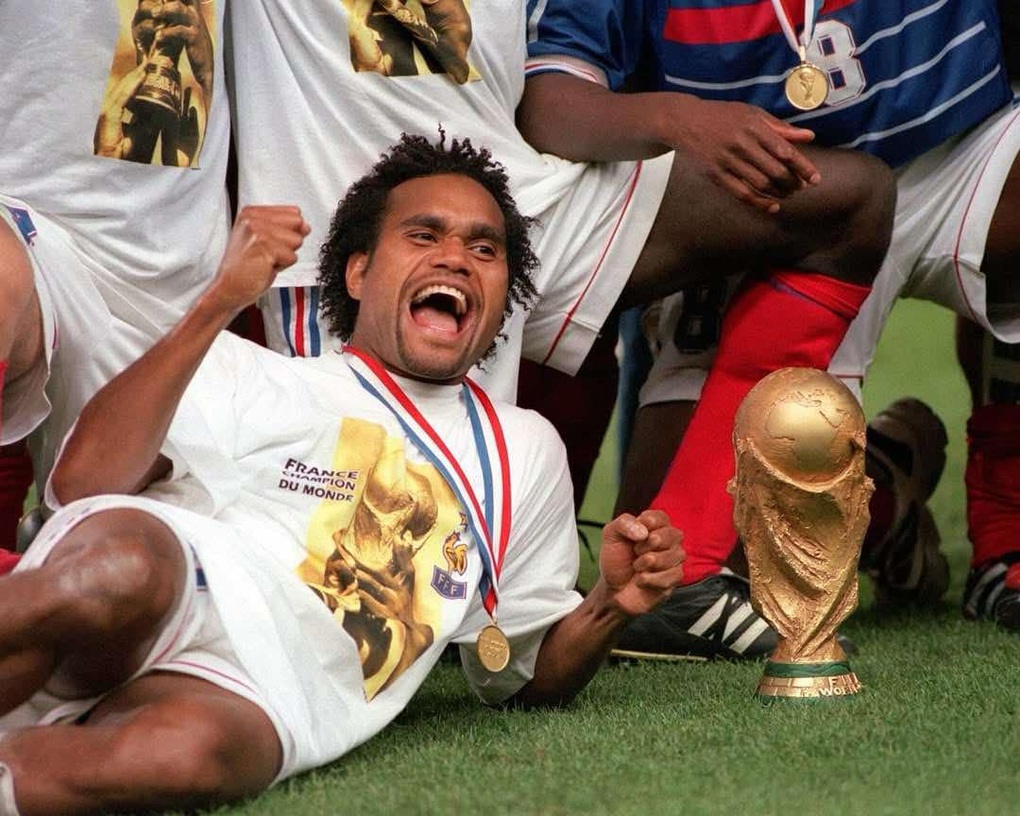 Cựu vô địch thế giới Karembeu ấn tượng với người hâm mộ Việt Nam - 1 Cựu vô địch thế giới Karembeu ấn tượng với người hâm mộ Việt Nam - 1