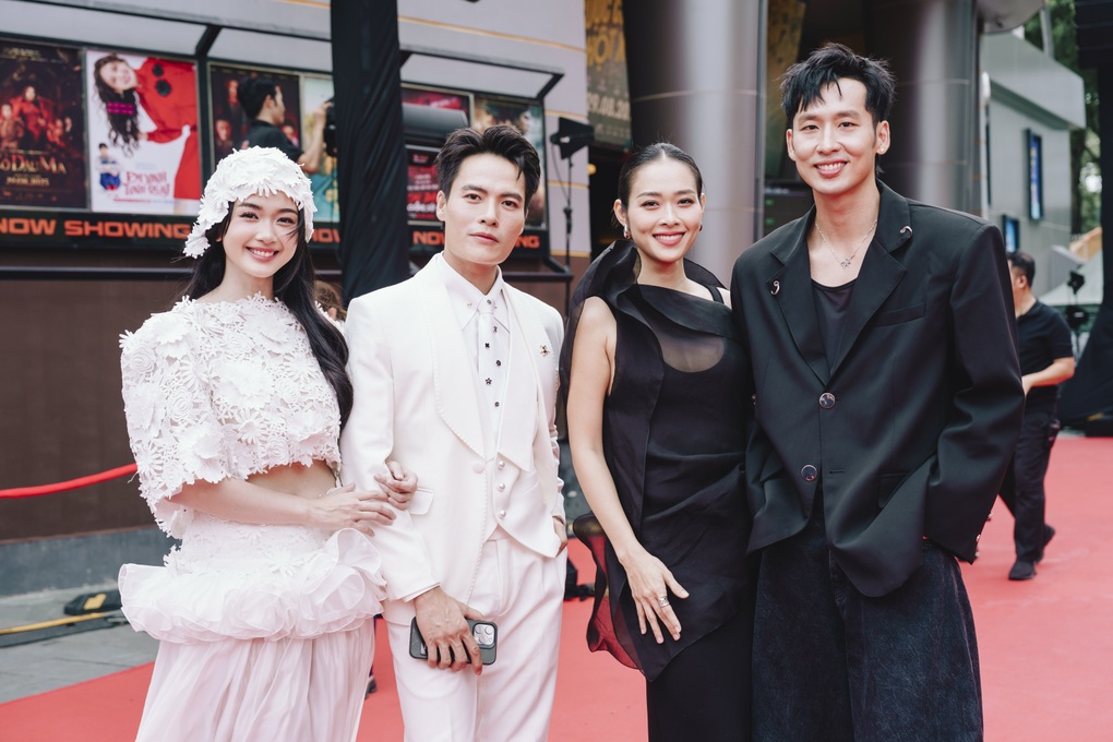 Đạo diễn Trung Lùn tiết lộ sức khỏe nghệ sĩ Phước Sang sau cơn đột quỵ - 2 Đạo diễn Trung Lùn tiết lộ sức khỏe nghệ sĩ Phước Sang sau cơn đột quỵ - 2